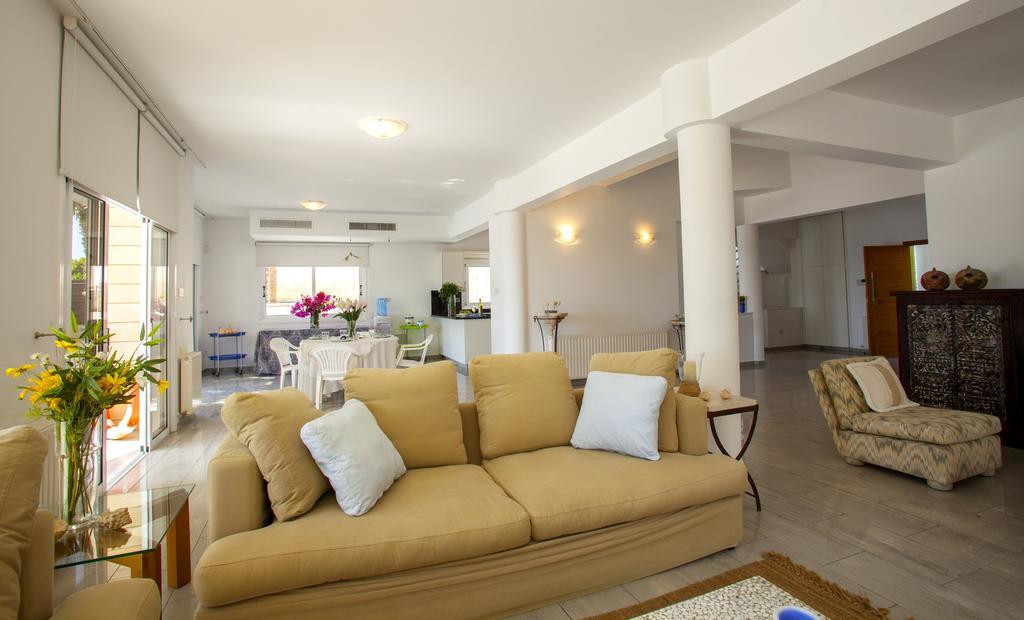 Meneou Beachfront Villa Sunset Periwolia Pokój zdjęcie