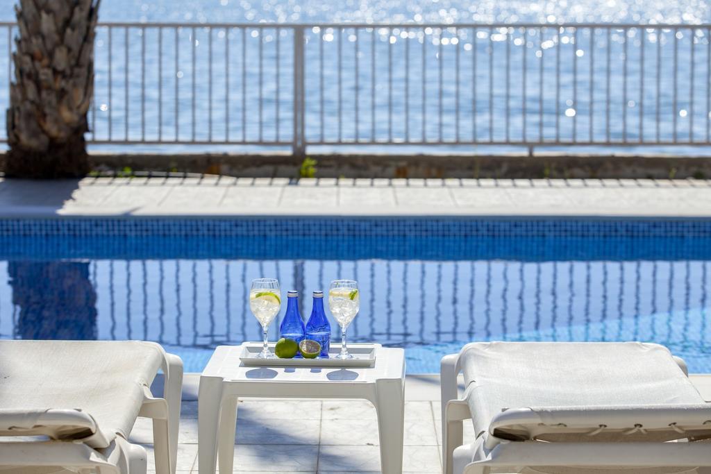 Meneou Beachfront Villa Sunset Periwolia Pokój zdjęcie