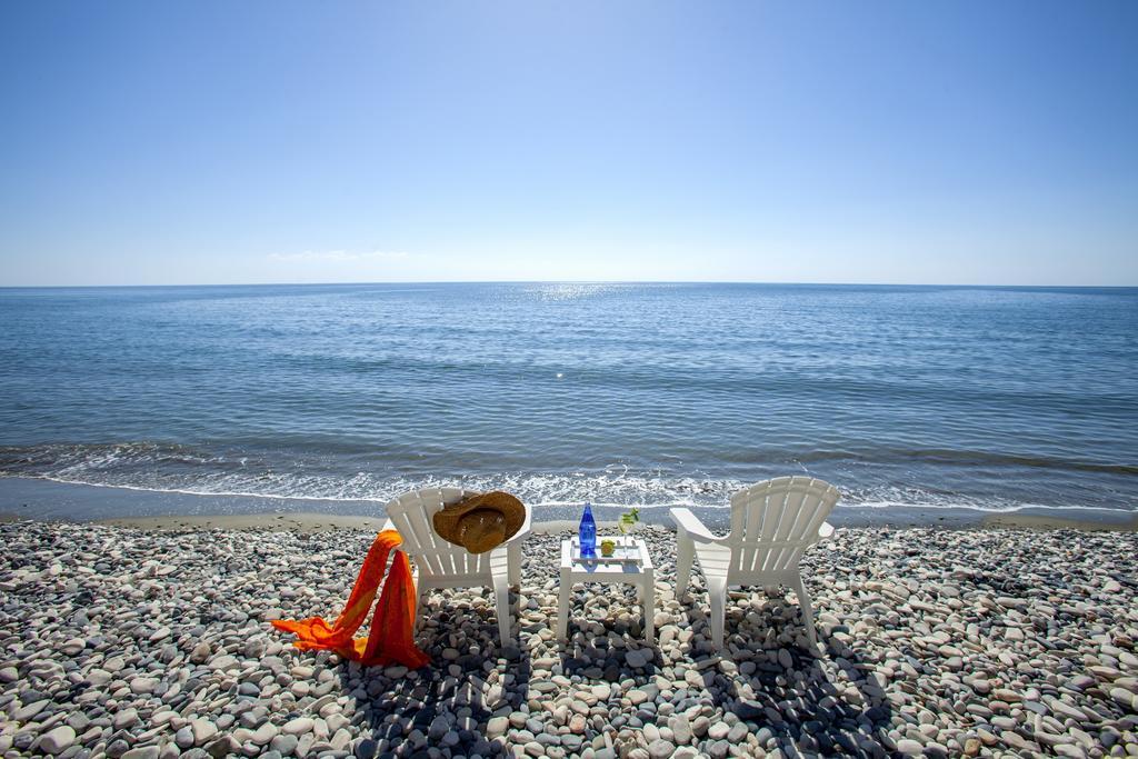 Meneou Beachfront Villa Sunset Periwolia Pokój zdjęcie