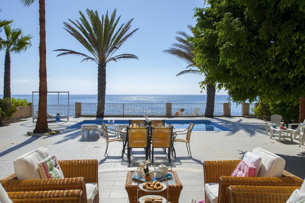 Meneou Beachfront Villa Sunset Periwolia Pokój zdjęcie