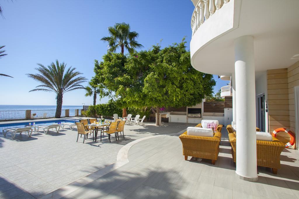 Meneou Beachfront Villa Sunset Periwolia Pokój zdjęcie
