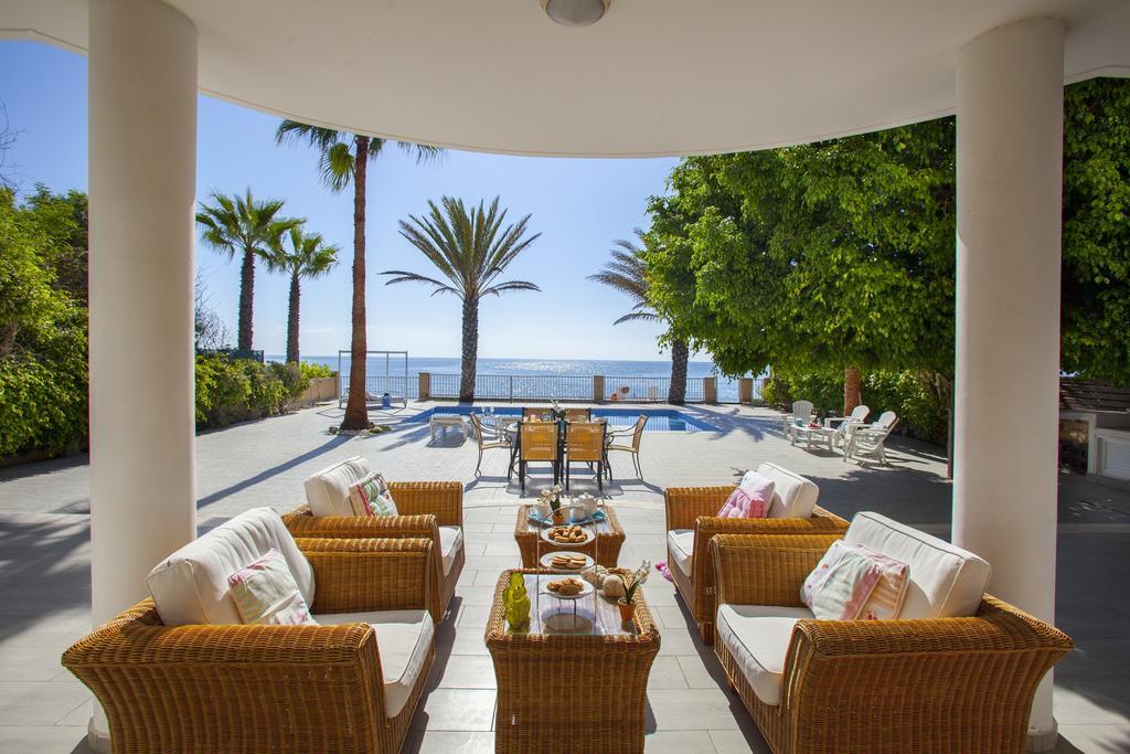 Meneou Beachfront Villa Sunset Periwolia Pokój zdjęcie