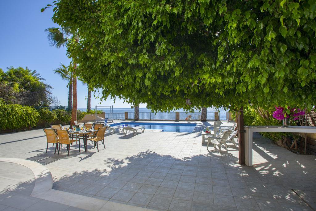 Meneou Beachfront Villa Sunset Periwolia Pokój zdjęcie