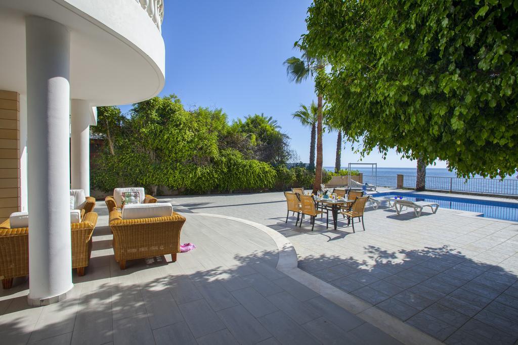 Meneou Beachfront Villa Sunset Periwolia Pokój zdjęcie